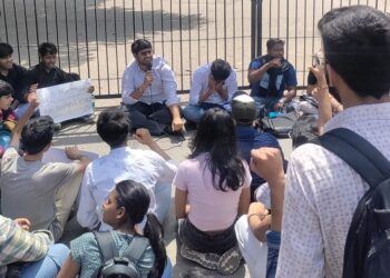 Students led by ABVP staged a massive protest at DSEU against fee hike, administrative exploitation and lack of basic amenities
