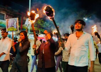 #Emergency50 : रायसेन में अभाविप कार्यकताओं ने मशाल यात्रा निकाली 