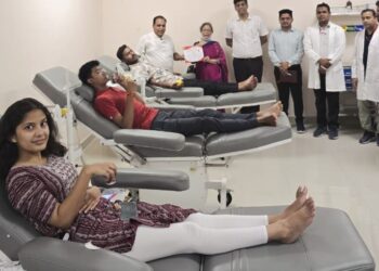 रतलाम : अभाविप आयाम मेडिविजन द्वारा आयोजित रक्तदान शिविर में सौ से अधिक युवाओं ने किया रक्तदान