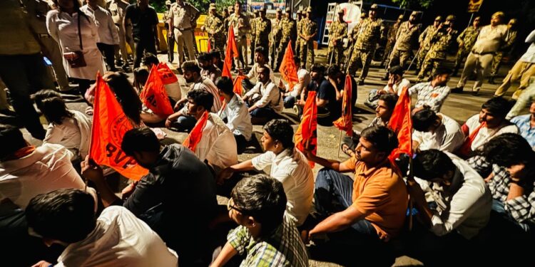 ABVP staged massive demonstration against the incompetency of Odisha Police and FM college administration in handling the self immolation incident in Balasore