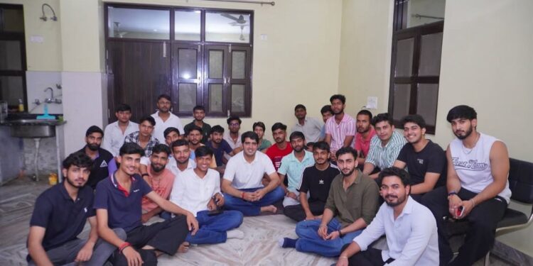 ABVP’s Probable Candidates Intensify Campaign for DUSU Elections, Engage with Students in North and South Campus Hostels