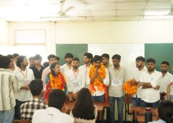 #DUSUElection : जीत को लेकर उत्साहित दिख रही है अभाविप, छात्रों का मिल रहा पुरजोर समर्थन