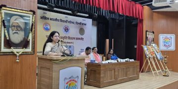 मेधा को मिली उड़ान, अभाविप ने दी दिल्ली विवि के छात्रों को छात्रवृत्ति