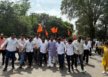 रानी दुर्गावती विवि में व्याप्त अनियमतताओं को लेकर अभाविप का प्रदर्शन, कुलगुरु को सौंपा 9 सूत्रीय ज्ञापन