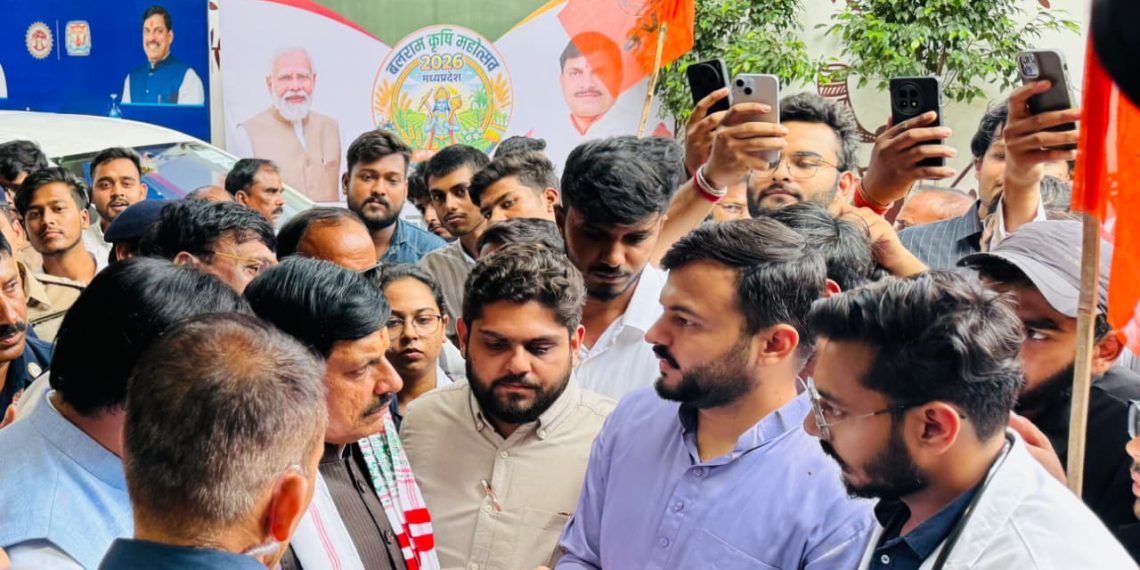 अभाविप ने मुख्यमंत्री मोहन यादव को दिया ज्ञापन, इंटर्न डॉक्टरों की मासिक स्टाइपेंड बढ़ाने की मांग