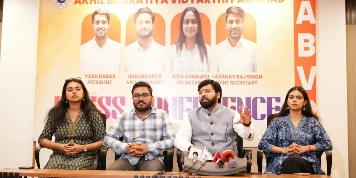 #DUSUElection : अभाविप का 4-0 का दावा, चारों सीटों पर जीत का विश्वास